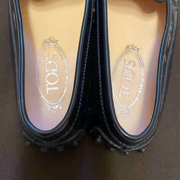 Tod’s Gommino Driving Moccasins, navy blue patent, size 7, beautiful condition - Picture 3 of 10